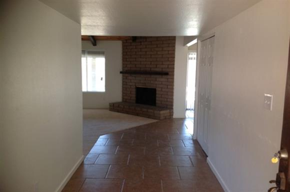 Building Photo - 927 W Kiva Ave
