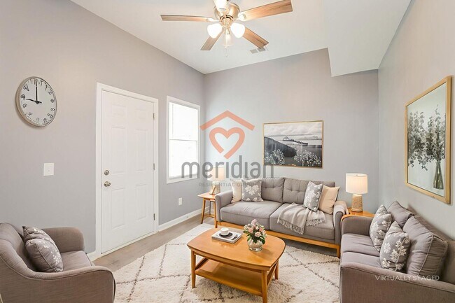 Foto del edificio - 4 bed / 4 bath ~ Move-in Today!