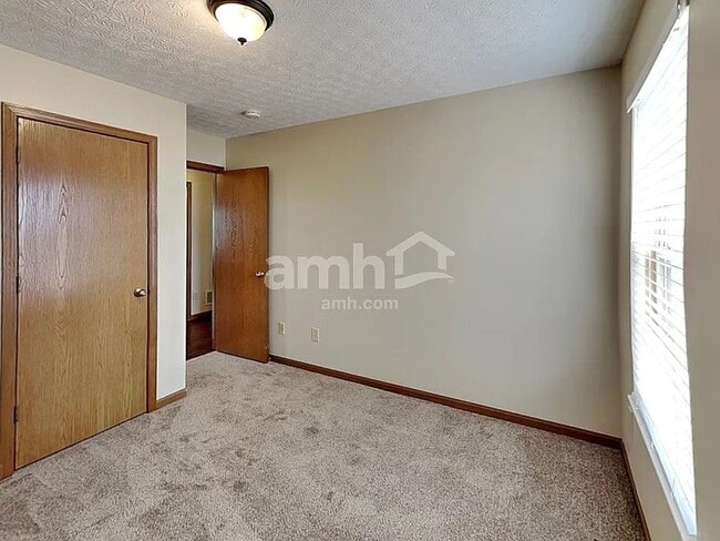 Building Photo - 3008 Old Warson Dr
