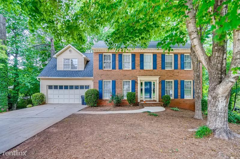Primary Photo - 4 br, 2.5 bath House - 920 Providence Dr UNIT