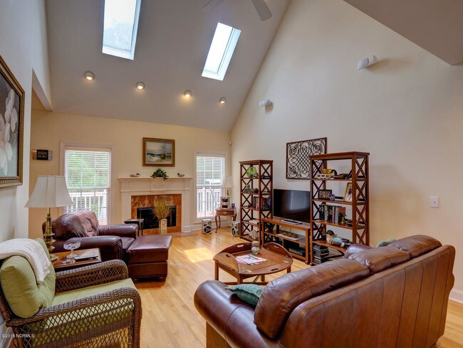 Building Photo - 7105 Sea Bass Dr