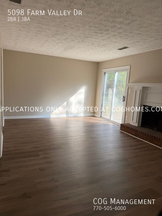 Photo - 5098 Farm Valley Dr NE House