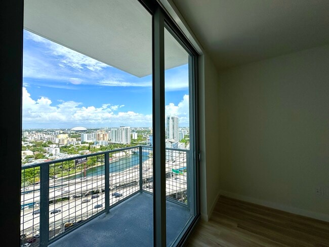 Photo - 527 SW 5th Ave Apartment