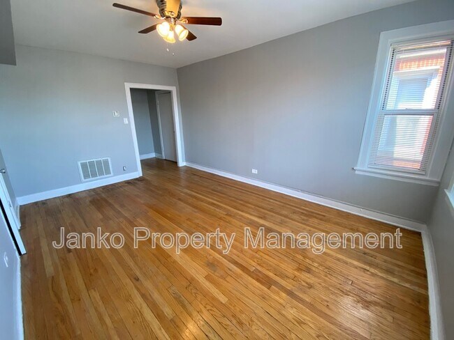 Foto del edificio - 3725 W Grand Ave