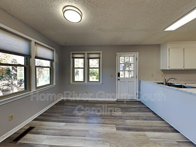 Building Photo - 209 Briarcliffe W