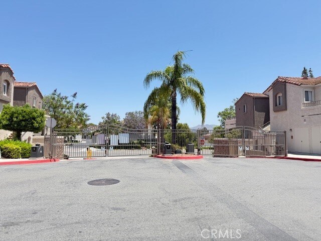 Foto del edificio - 1965 Las Colinas Cir
