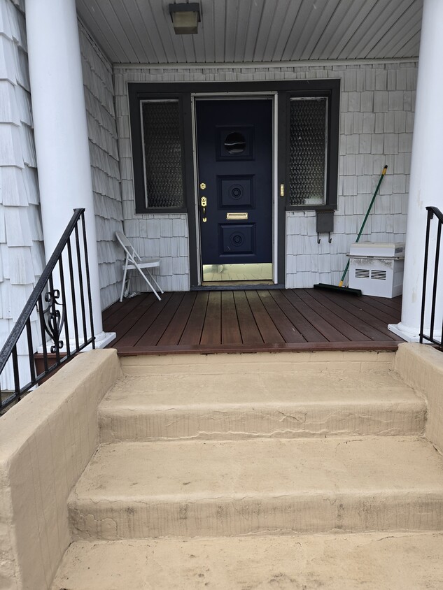 Front Entrance - 92 Wavecrest St