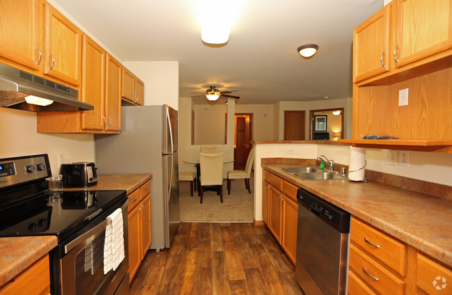 Stonefiled2 - Kitchen - Door Creek Apartments