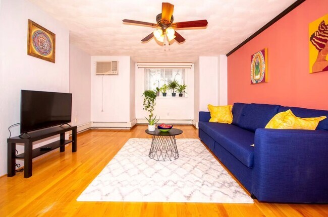 Foto del edificio - 243 Princeton St