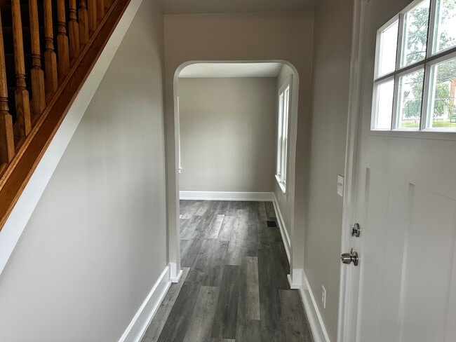 Building Photo - 2 bedroom house with a HUGE loft in Ellet