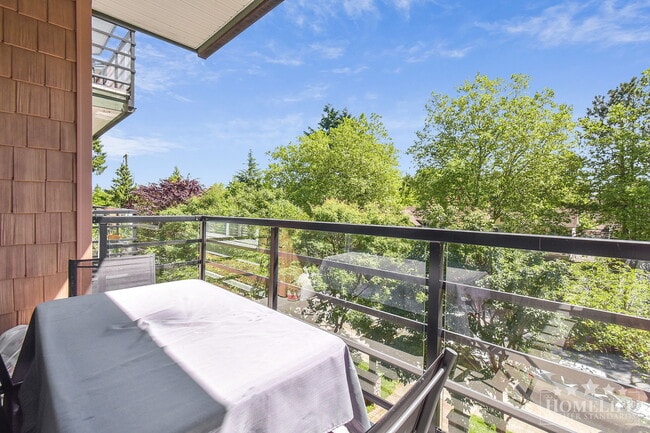 Building Photo - Modern 2 Bed, 2 Bath Condo in Celeste – Pr...