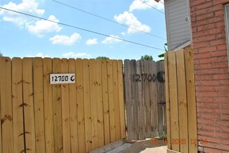 Building Photo - 12700 Leader St