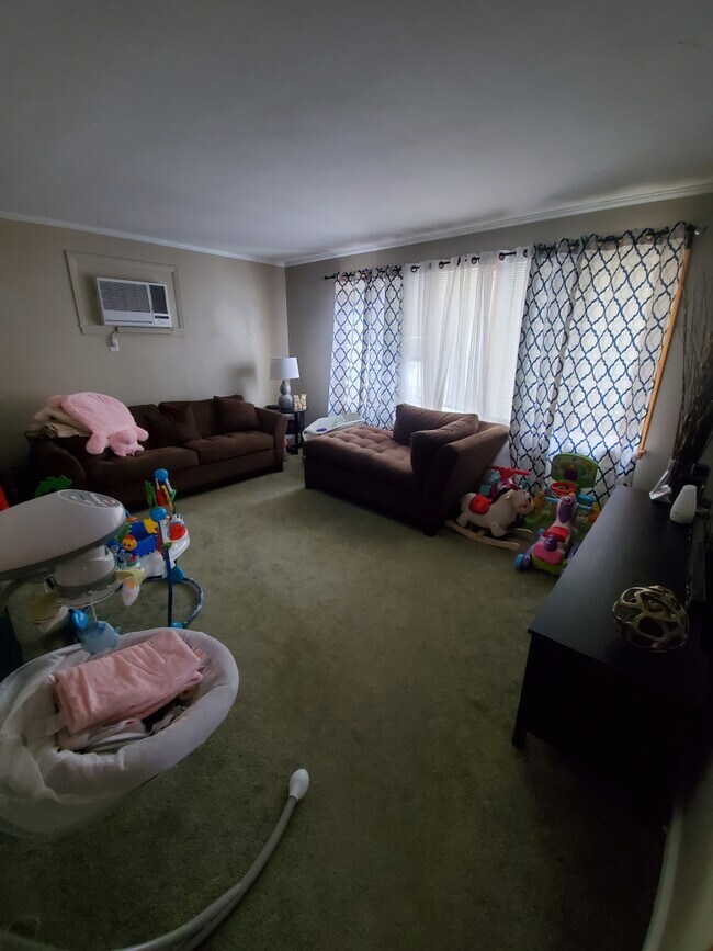 Living room - 5629 136th St