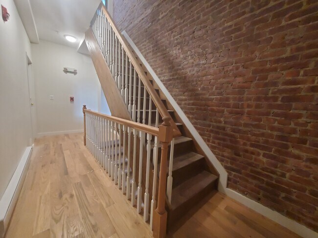 Building Photo - 141 Monticello Ave