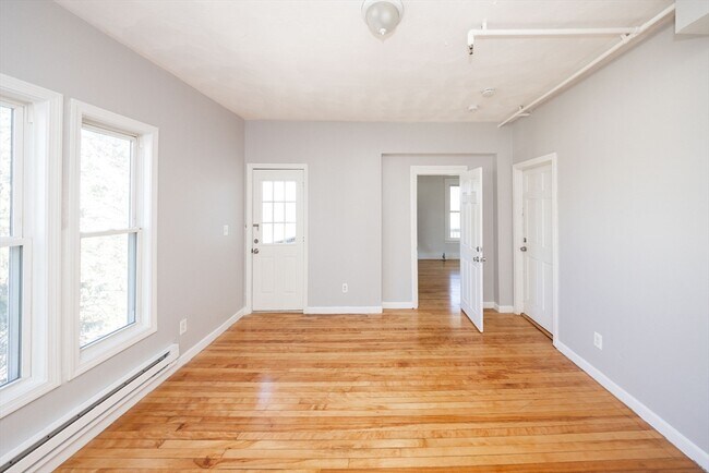Foto del edificio - 92 Green Hill Pkwy