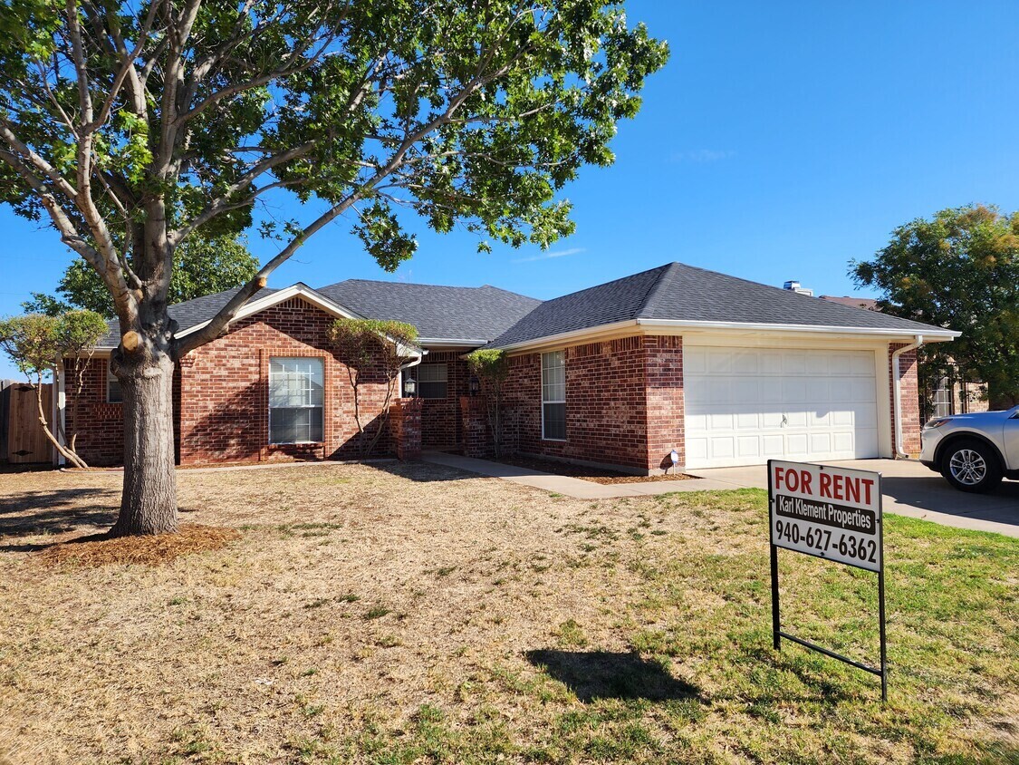 5423 Flo Dr, Wichita Falls, TX 76302 House Rental in Wichita Falls