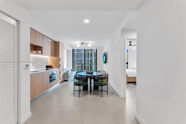 Foto del edificio - 11 NE 6th St