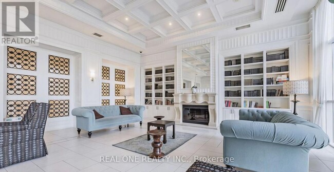 Building Photo - 15 Greenview Ave