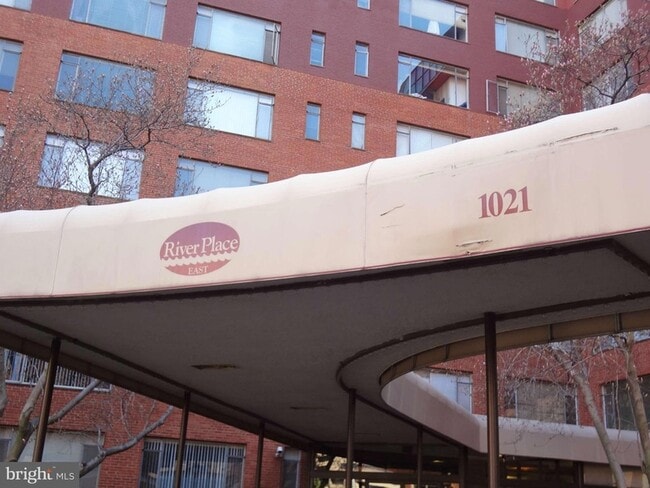 Photo - 1021 Arlington Blvd Apartment