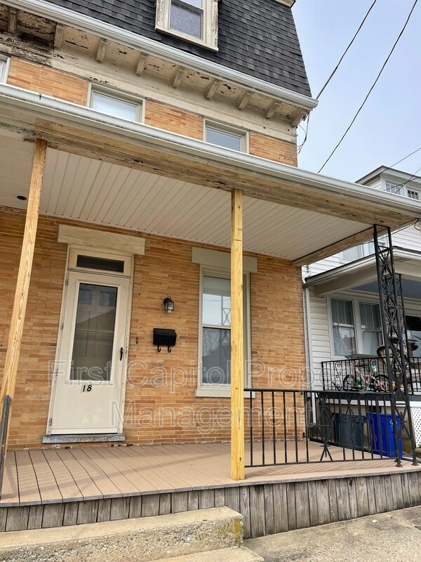 18 S Park St, Dallastown, PA 17313 Condo for Rent in Dallastown, PA