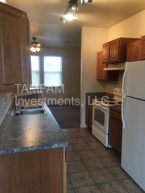 Building Photo - 212 Chalmette Dr