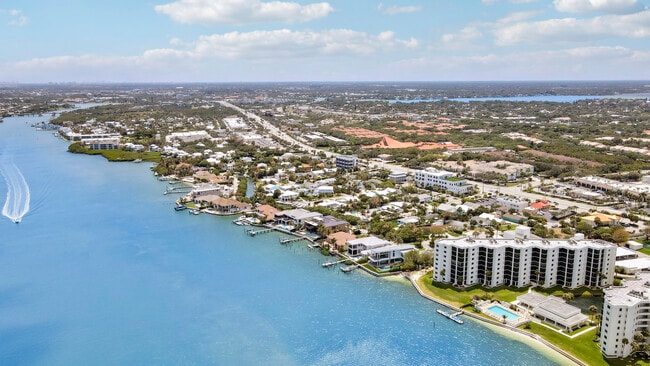 Building Photo - 19800 Sandpointe Bay Dr