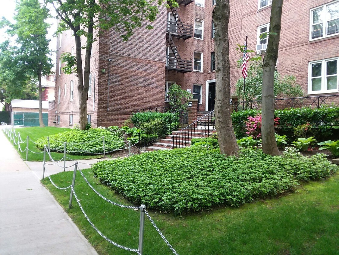 Foto del edificio - 12010 85th Ave