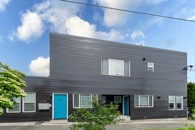 Foto del edificio - 3208 McClintock Ave S