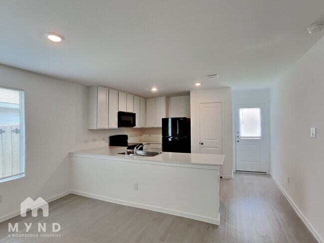 Foto del edificio - 217 Poplar Pl