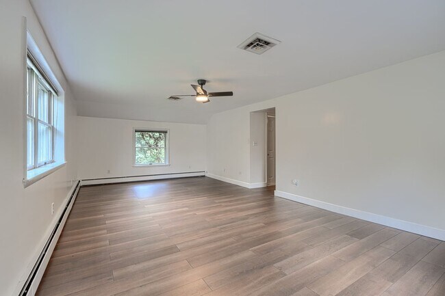 Foto del edificio - 1703 Roland Ave