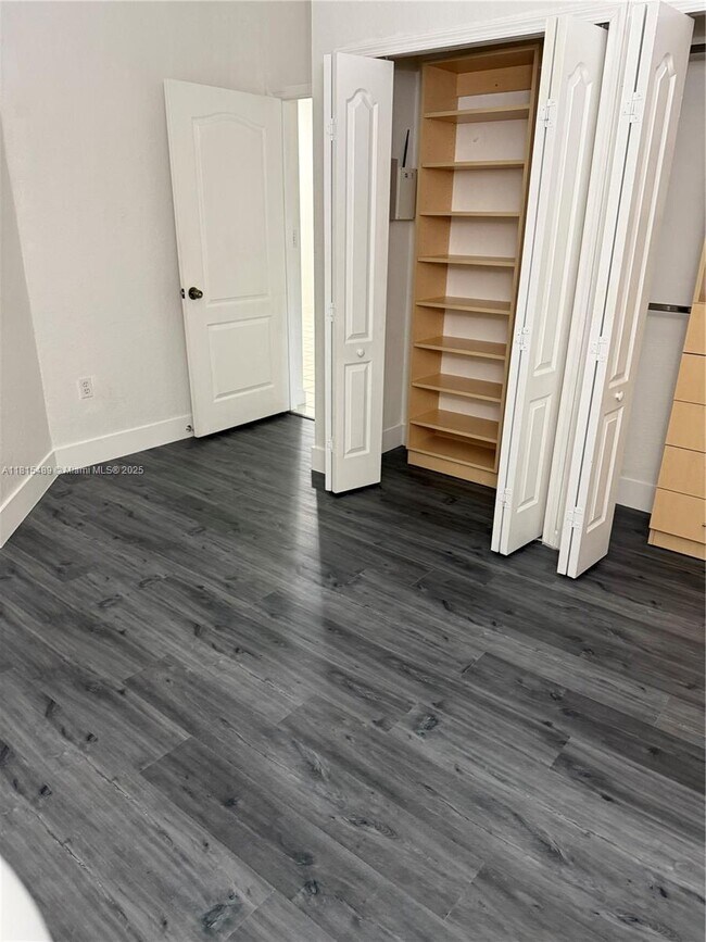 Foto del edificio - 7070 NW 177th St