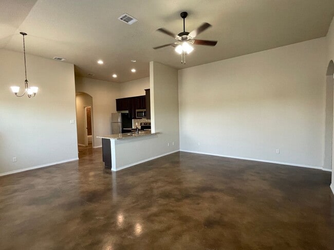 Building Photo - Luxury 3 Bed-2 Bath Duplex in NBTX!