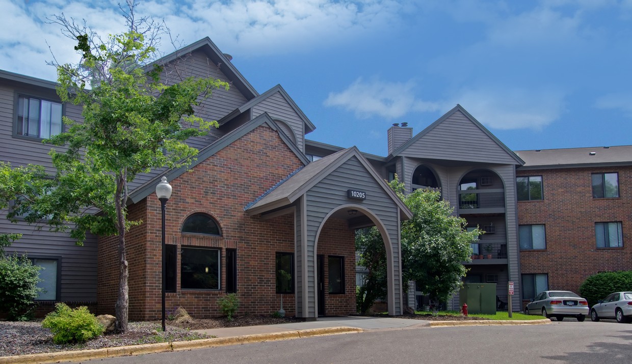 Foto principal - The Woodlands of Minnetonka Apartments