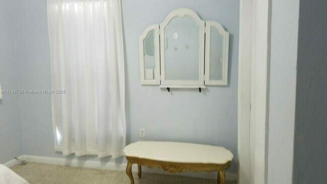 Foto del edificio - 1027 SW 4th Ave