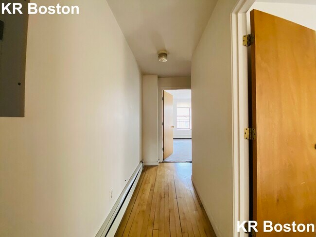 Foto del edificio - 2036 Massachusetts Ave