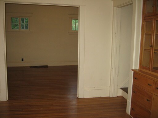 Building Photo - 5050 Hiawatha Ave