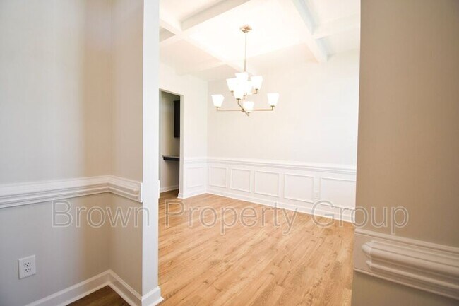 Building Photo - 1853 Bluffside Dr