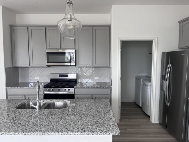 Building Photo - 8519 Sommery Ln