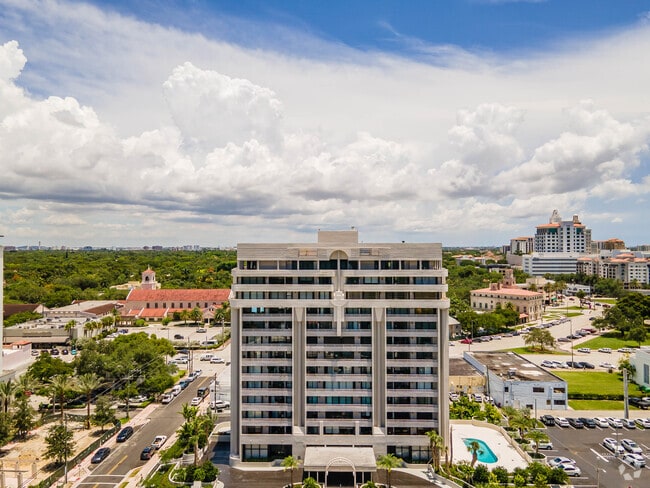 Building Photo - Gables Laroc