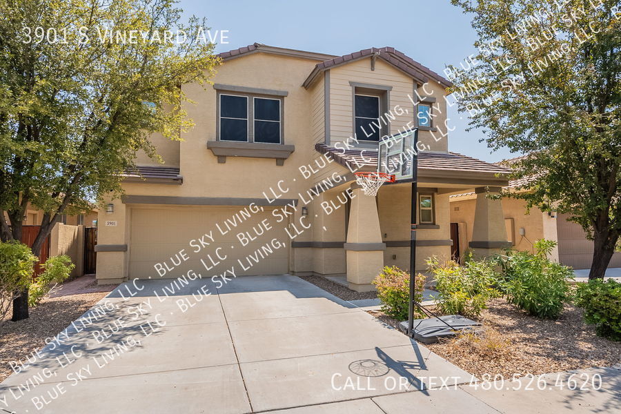 Primary Photo - 3901 S Vineyard Ave