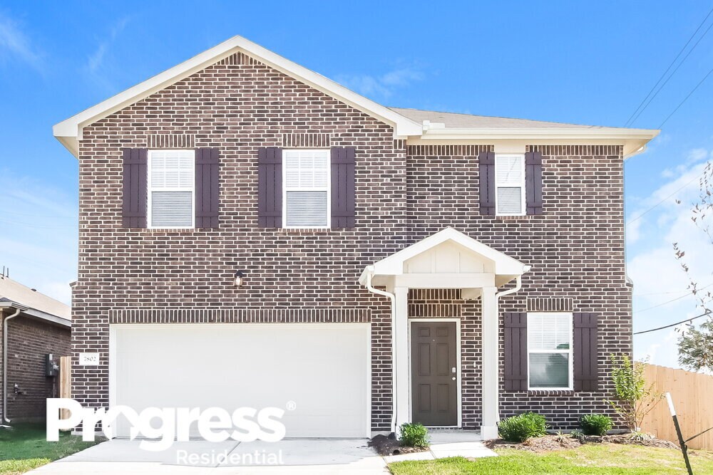 Foto principal - 7802 Hightree Dr