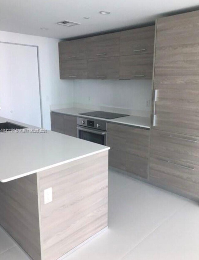 Foto del edificio - 1300 S Miami Ave