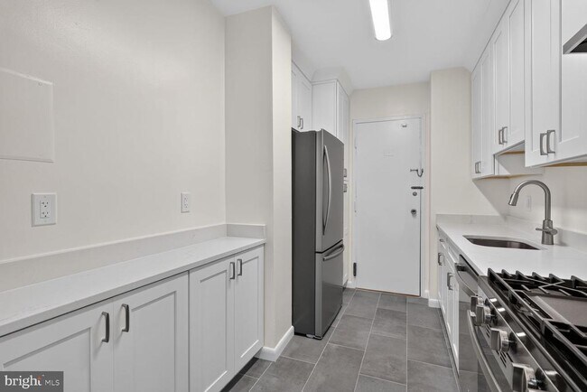 Building Photo - 10500 ROCKVILLE PIK