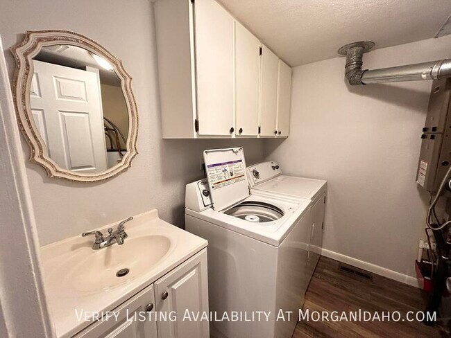 Foto del edificio - 6820 W Irving Ln