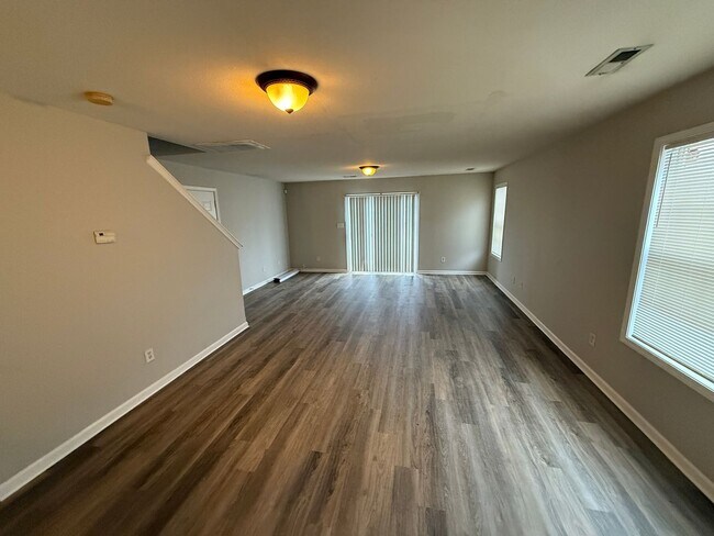 Foto del edificio - Well Maintained home in North Charlotte!