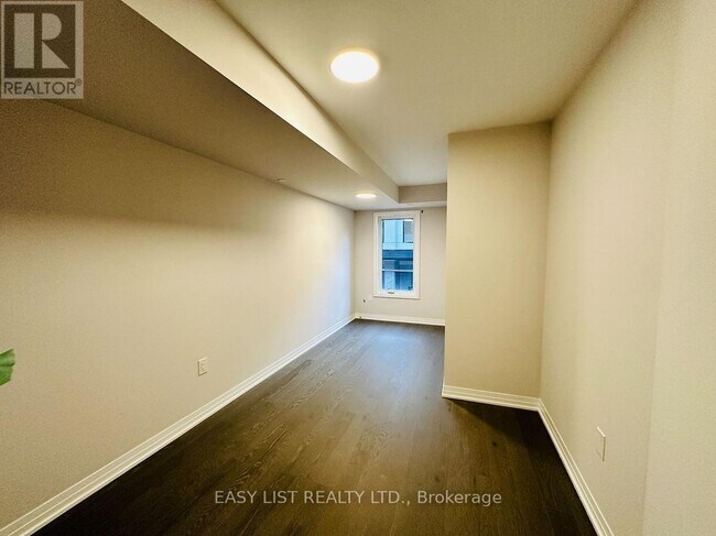 Building Photo - 11 Baynes Wy