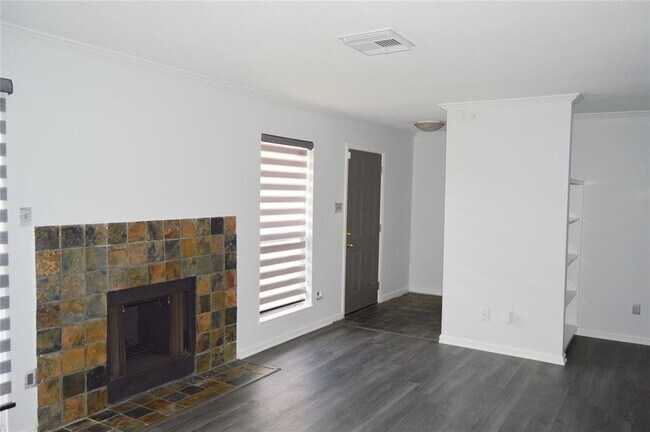 Building Photo - 3849 Tanglewilde St