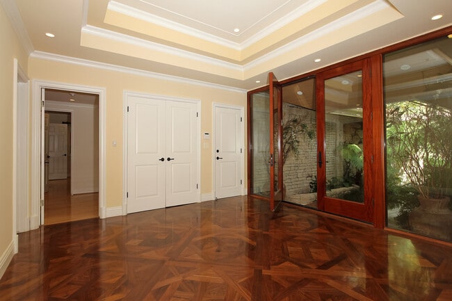 Foto del edificio - 1681 Stone Canyon Rd