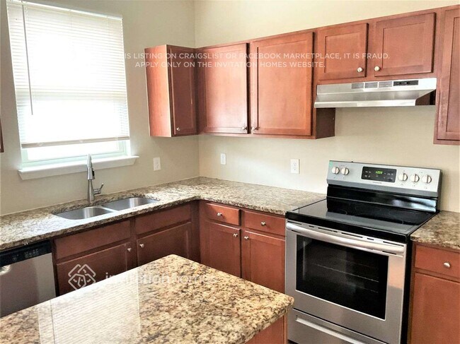 Building Photo - 490 Forrest Hills Dr