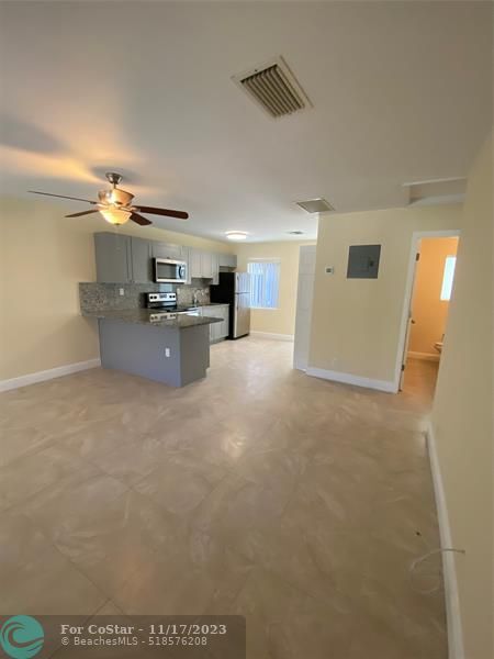 Foto del edificio - 205 NE 23rd Ave